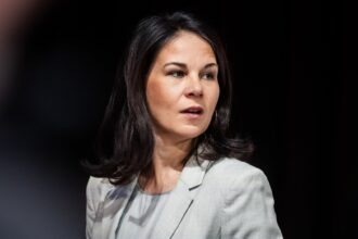 annalena baerbock kinder adoptiert