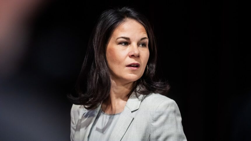 annalena baerbock kinder adoptiert